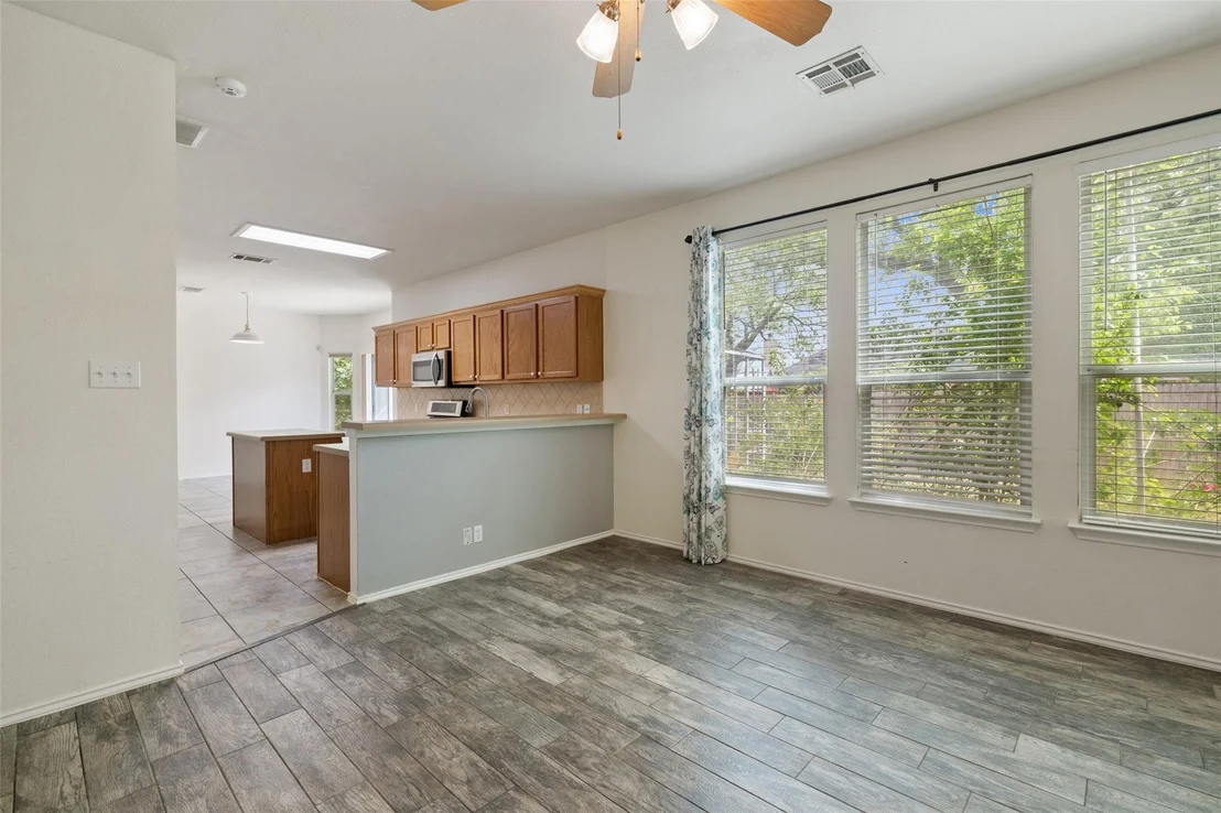 Photo of 407 N Lori CIR