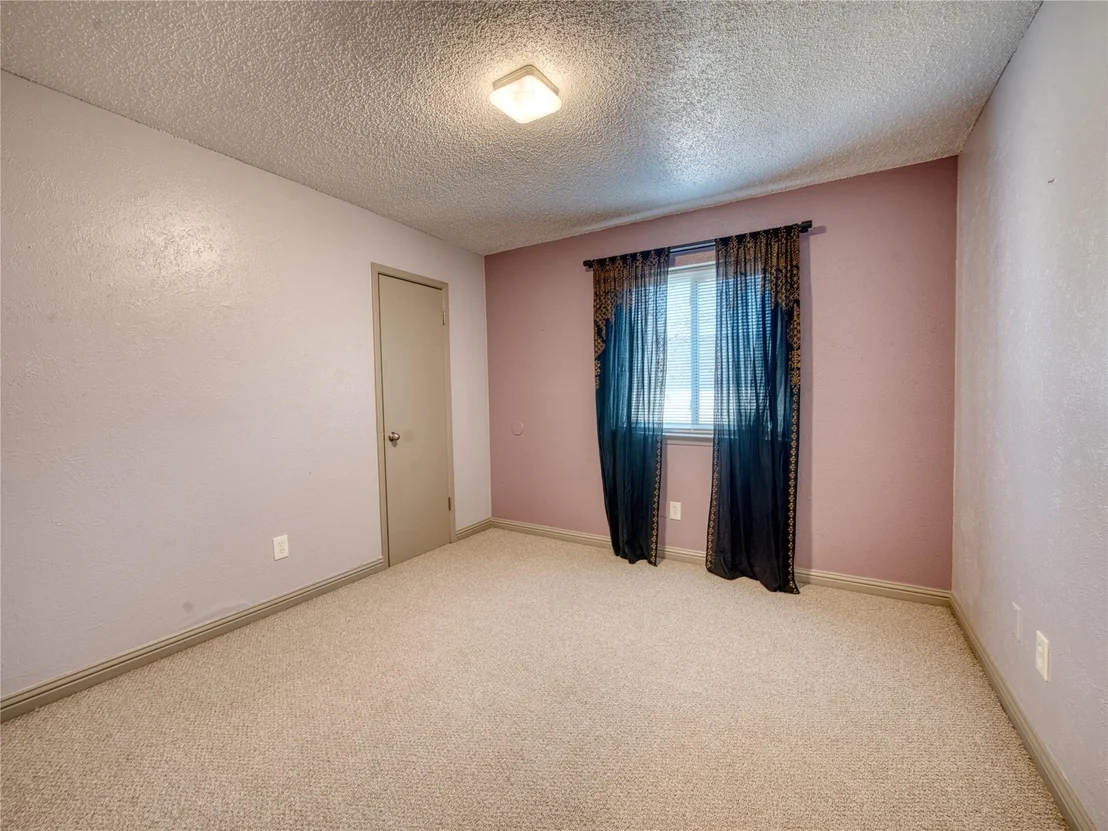 Photo of 1009 Green Meadow DR