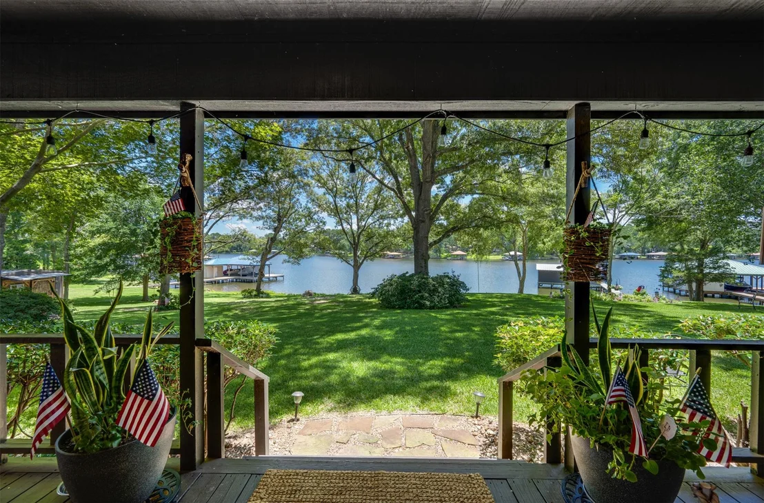 Photo of 23258 Edgewater DR
