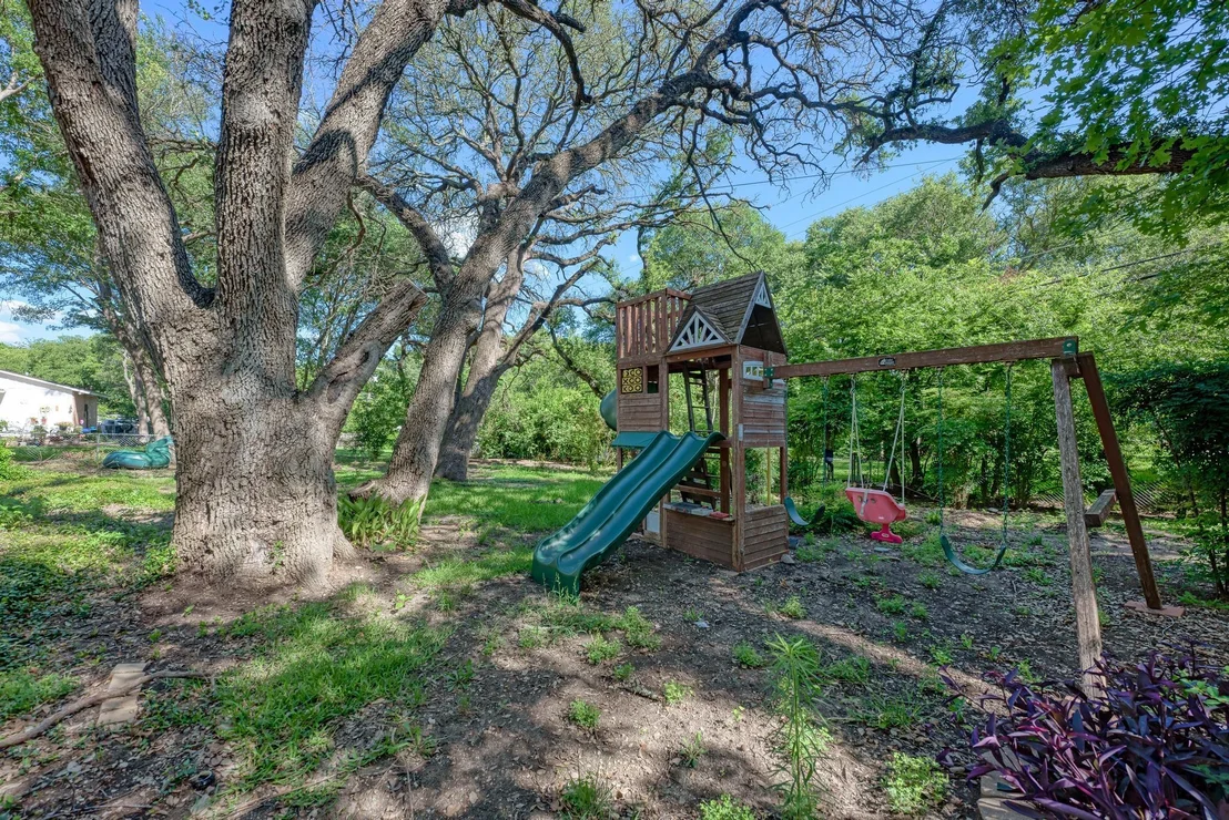 Photo of 2505 Linwood RD