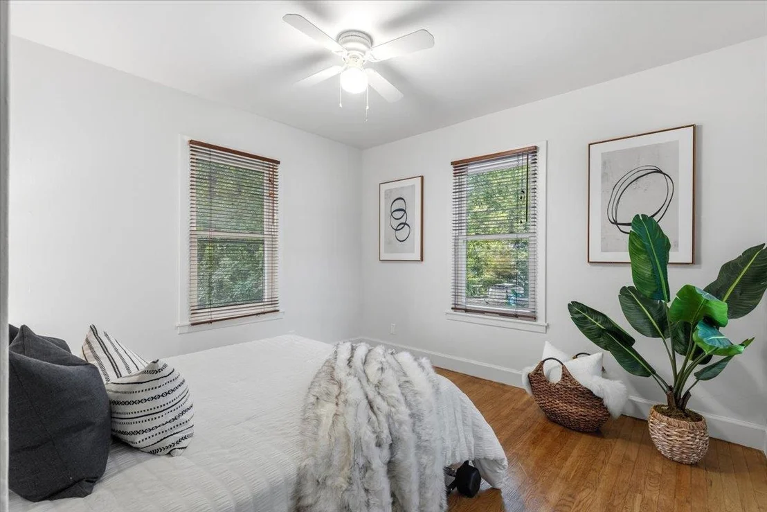 Photo of 5705 Duval ST
