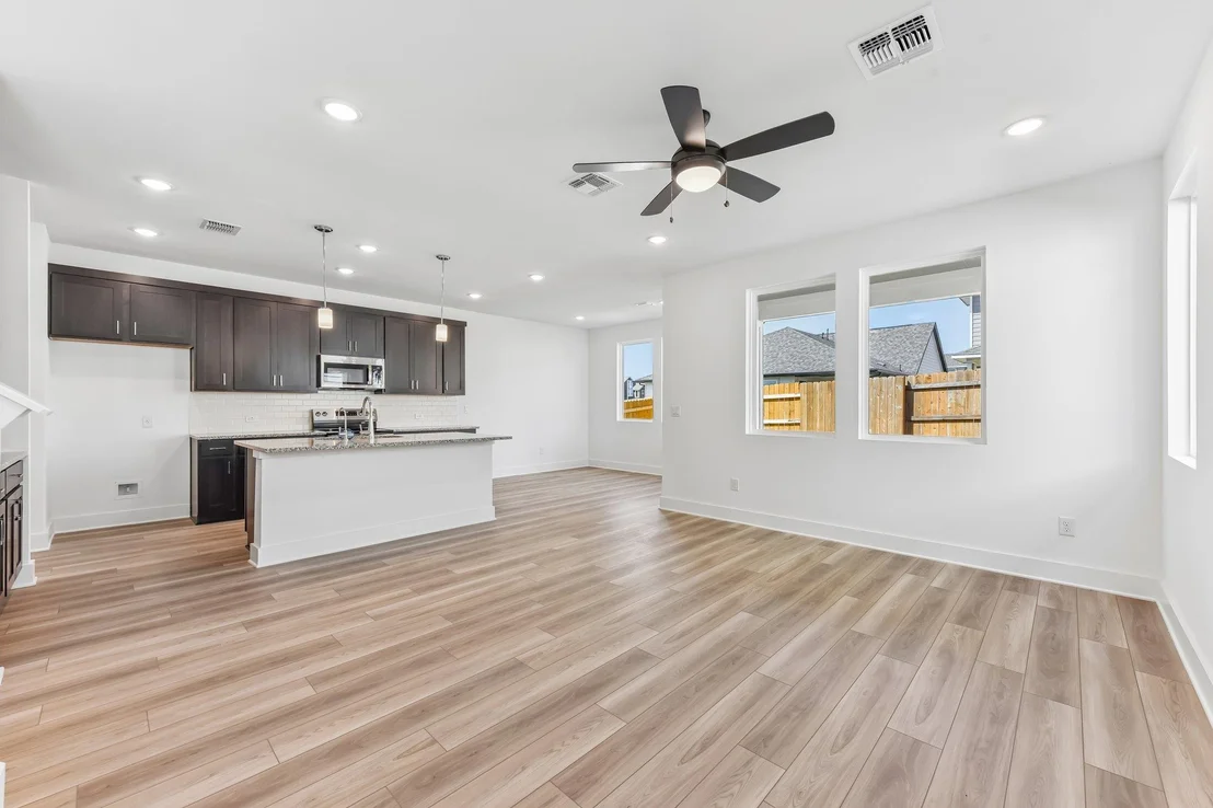 Photo of 117 Maverick Ave