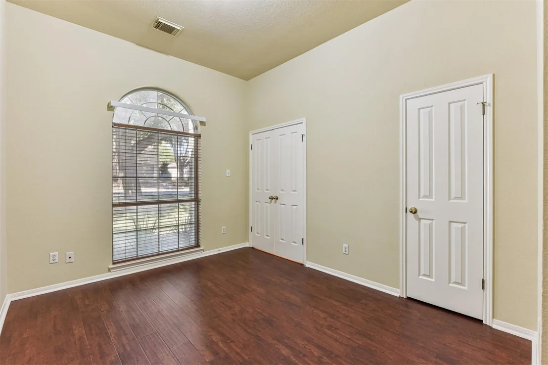 Photo of 412 Settlers Valley DR