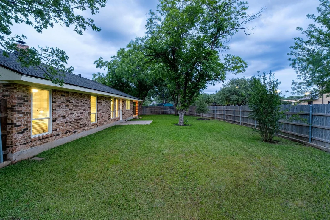 Photo of 4805 Midoak CIR