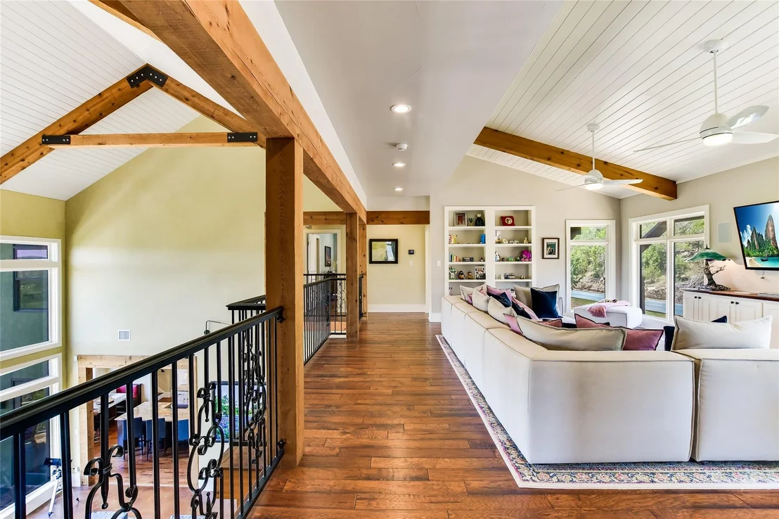 Photo of 400 Hillview RD