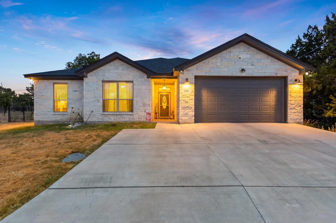Photo of 15987 Crockett DR