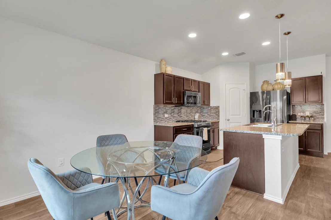 Photo of 15100 Custis LN