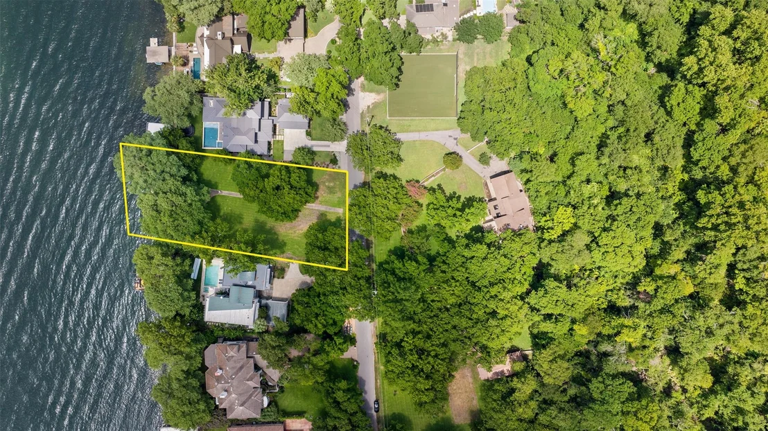 Photo of 3200 Rivercrest DR
