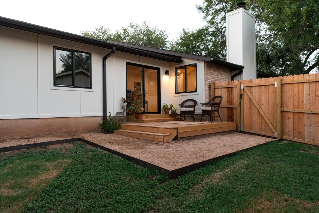 Photo of 115 Cloudview DR
