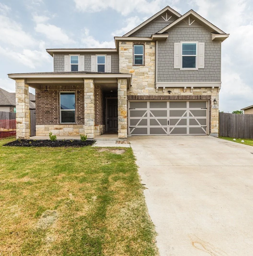 Photo of 1232 Adam LN