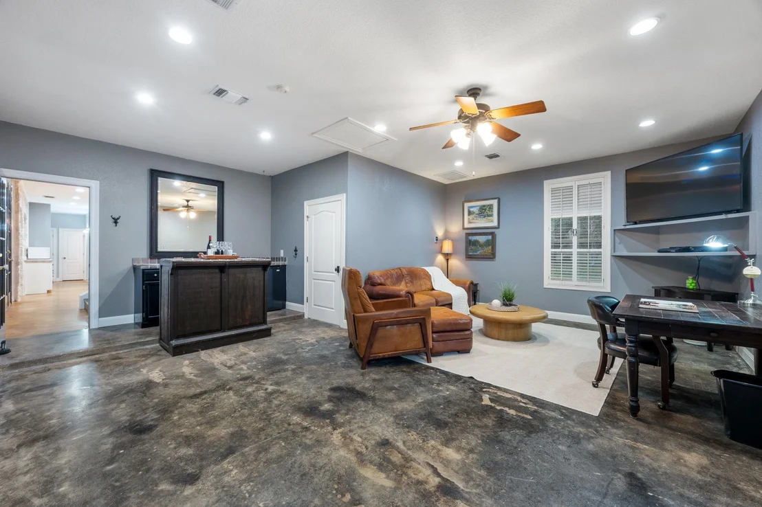 Photo of 10921 Long Branch DR