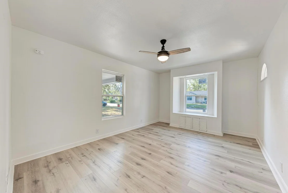 Photo of 718 Barbara DR