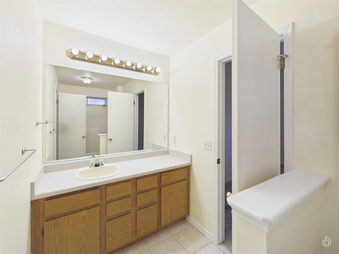 Photo of 600 Clearcreek DR