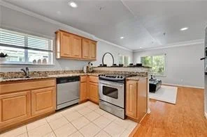 Photo of Unit 3 at 3009 Speedway