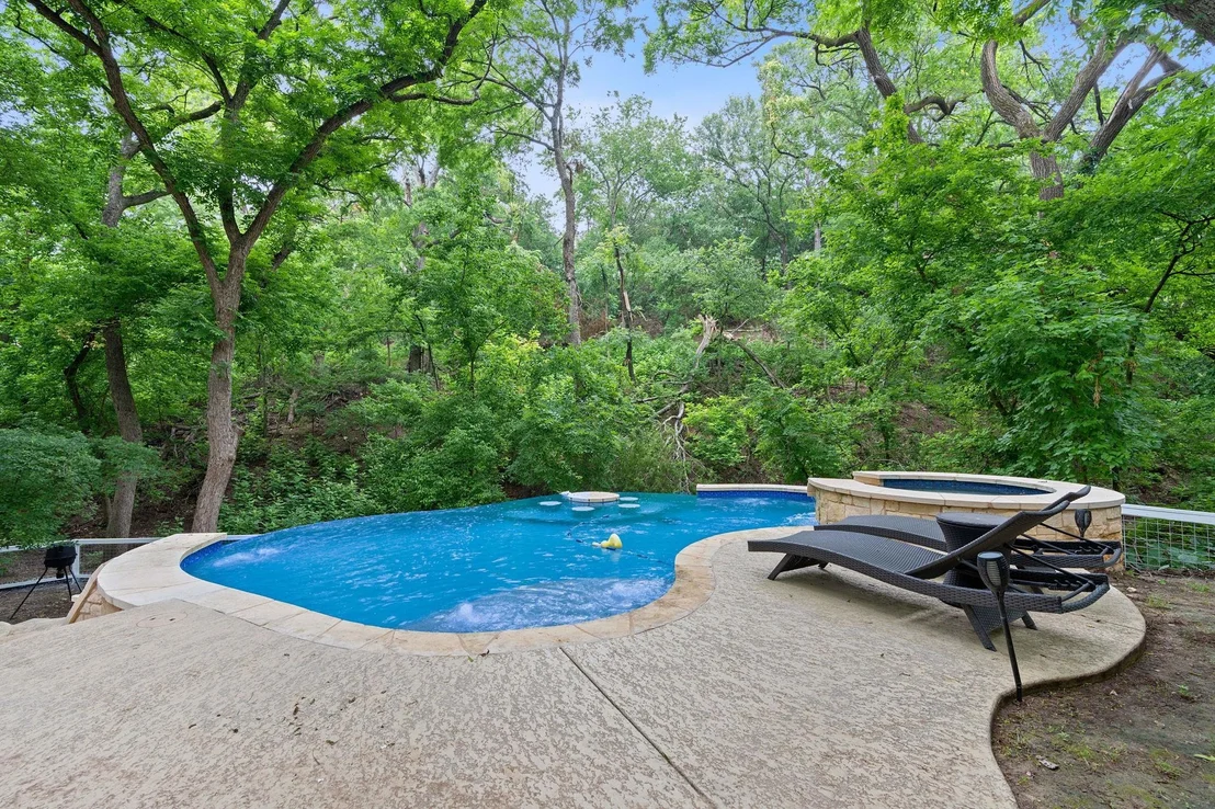 Photo of 2909 Edgewater DR