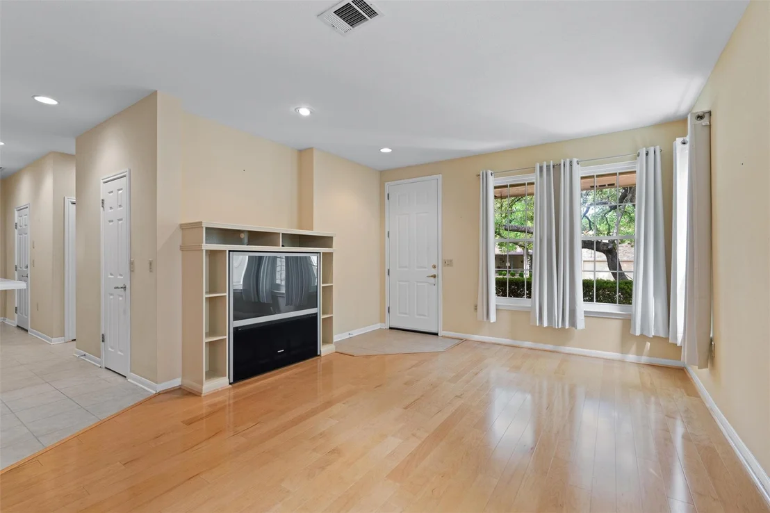 Photo of 214 Whispering Wind DR