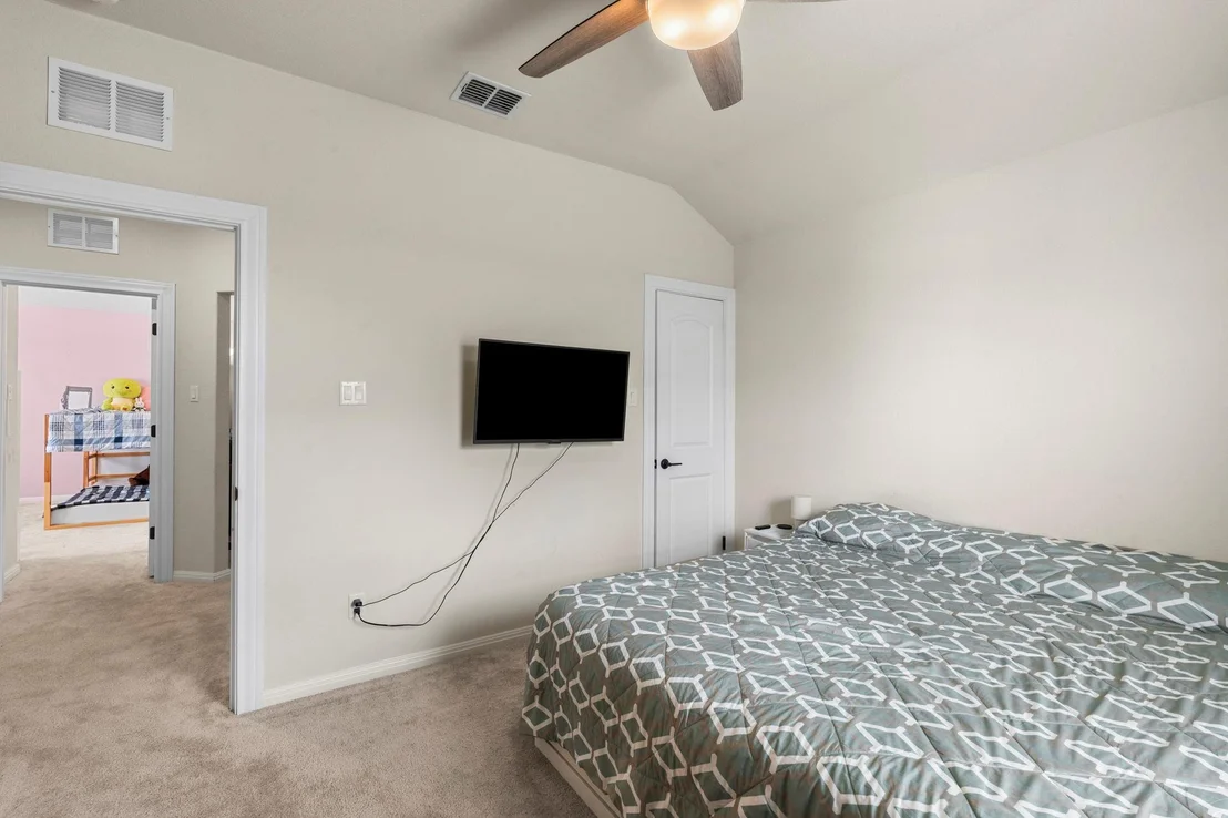 Photo of 548 Purple Heart DR