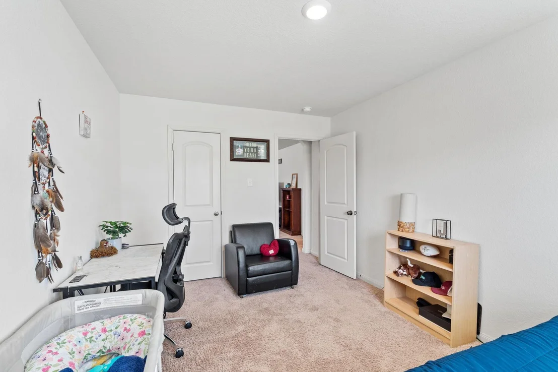 Photo of 337 Crescent Park DR