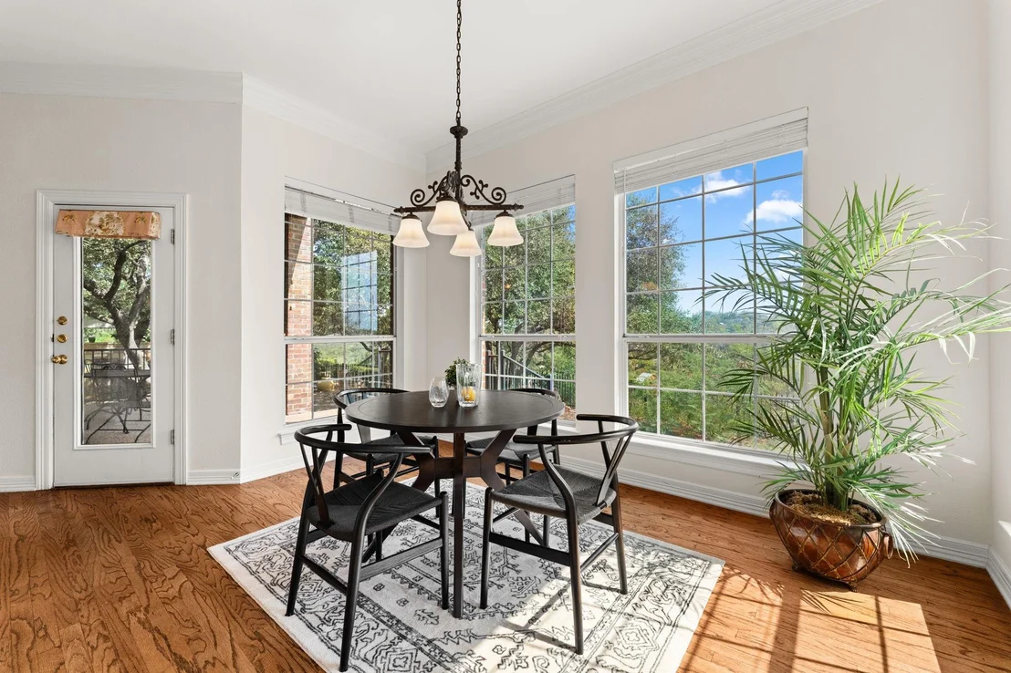 Photo of 2717 Bartons Bluff LN