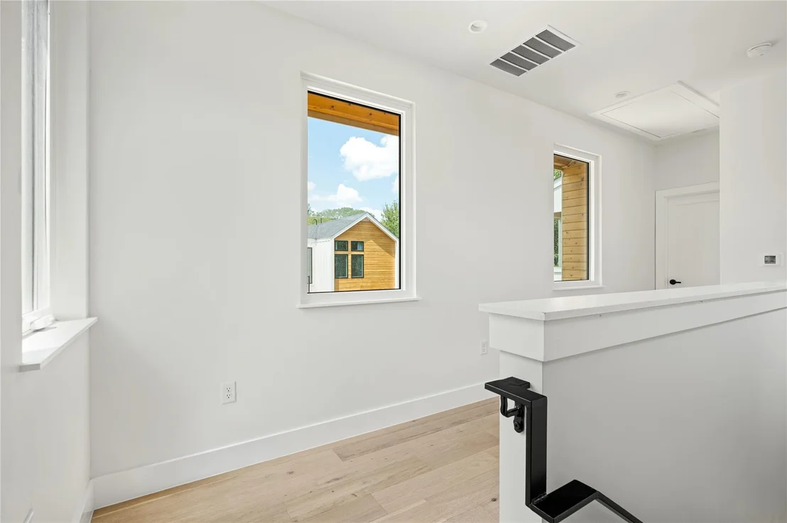 Photo of Unit 2 at 1215 Fort Branch BLVD