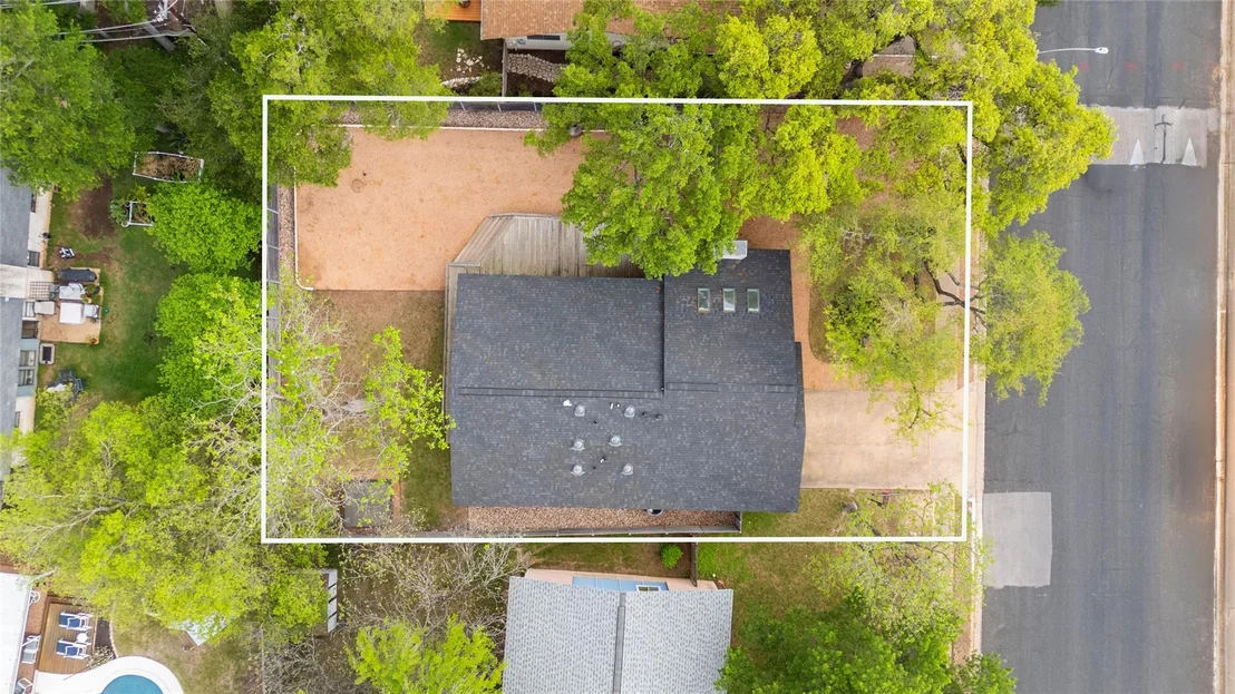 Photo of 7504 Whispering Oaks DR