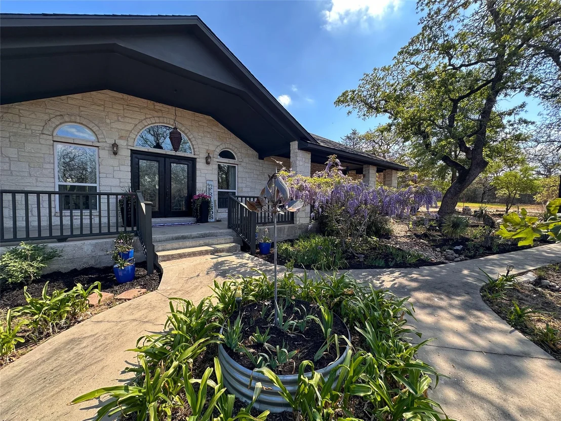 Photo of 368 Woodlands DR