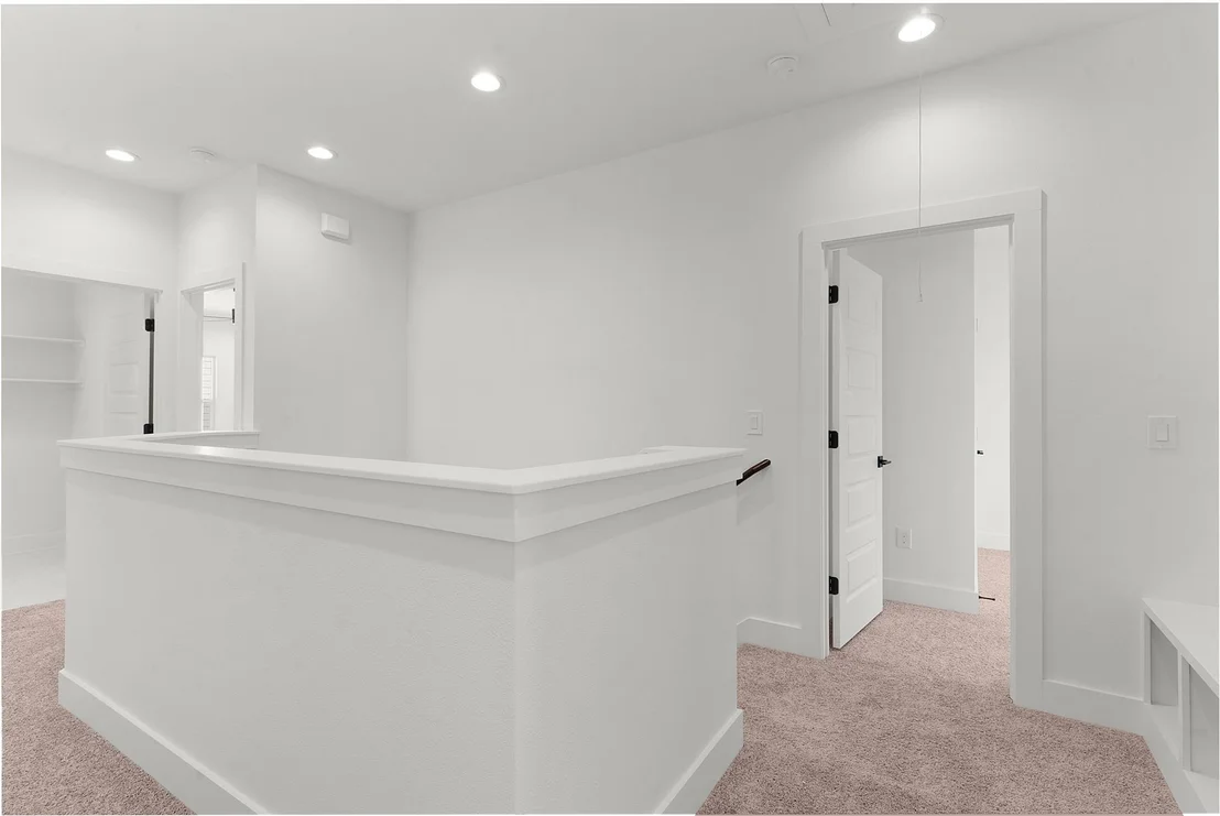 Photo of 105 Carmen CV