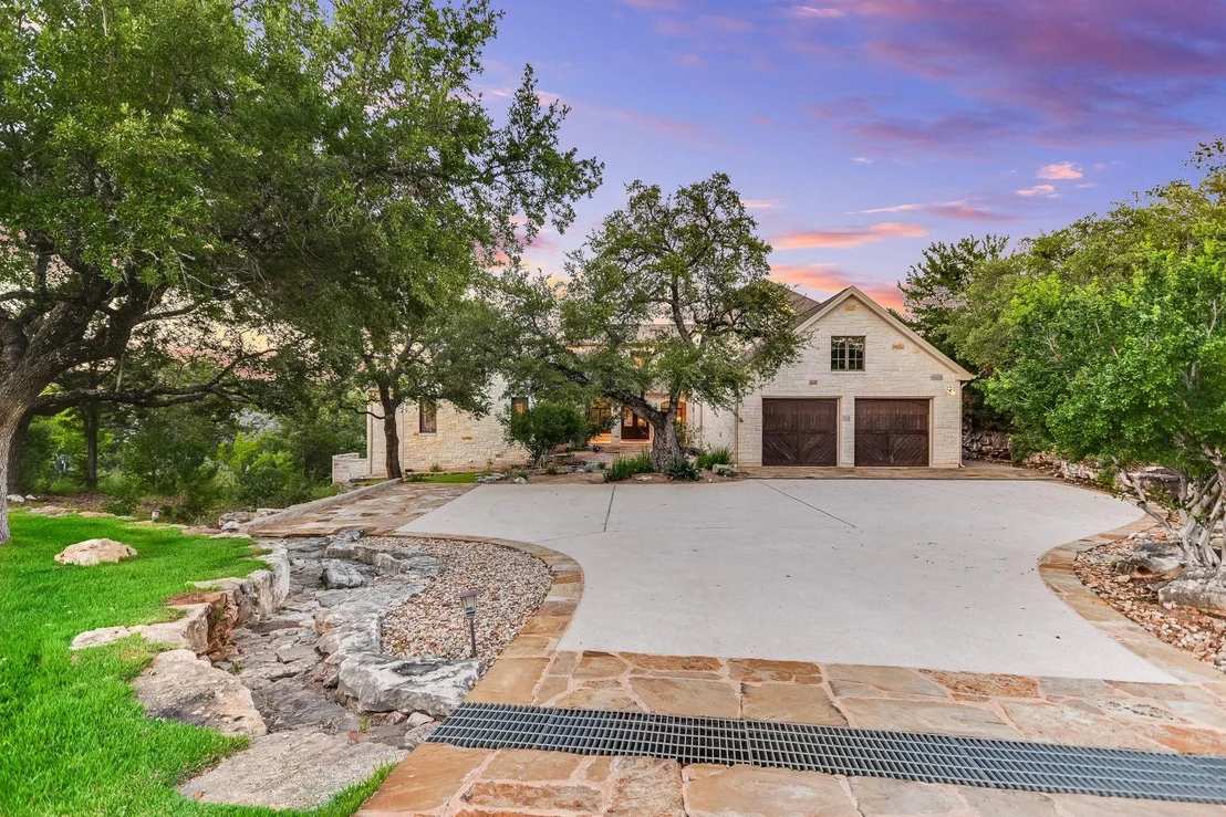 Photo of 3004 Travis Lakeside DR