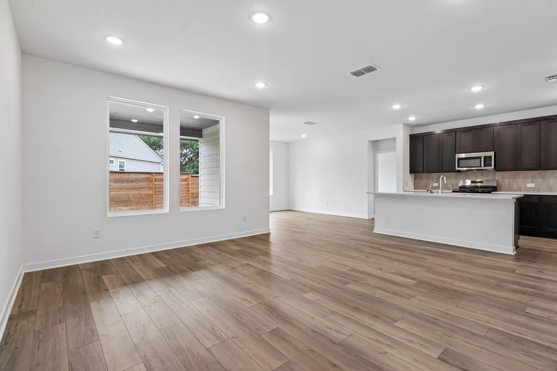 Photo of 300 Romans RD