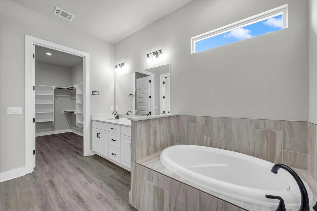 Photo of 107 Draper LN