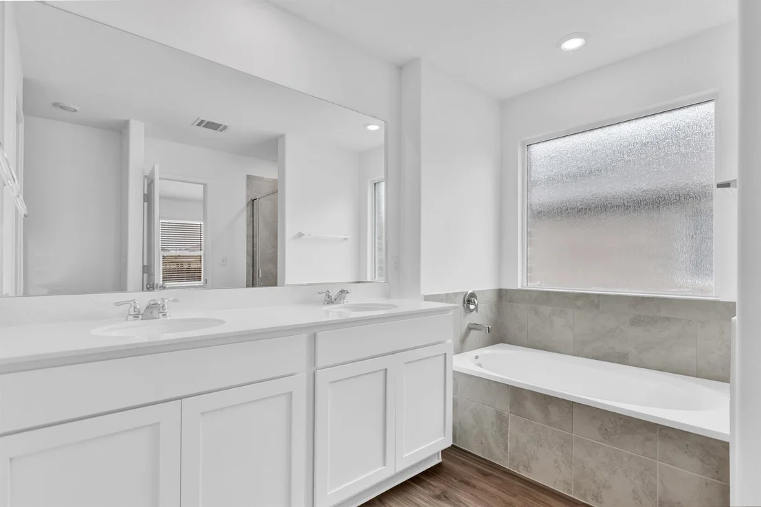 Photo of 332 Escondido CIR