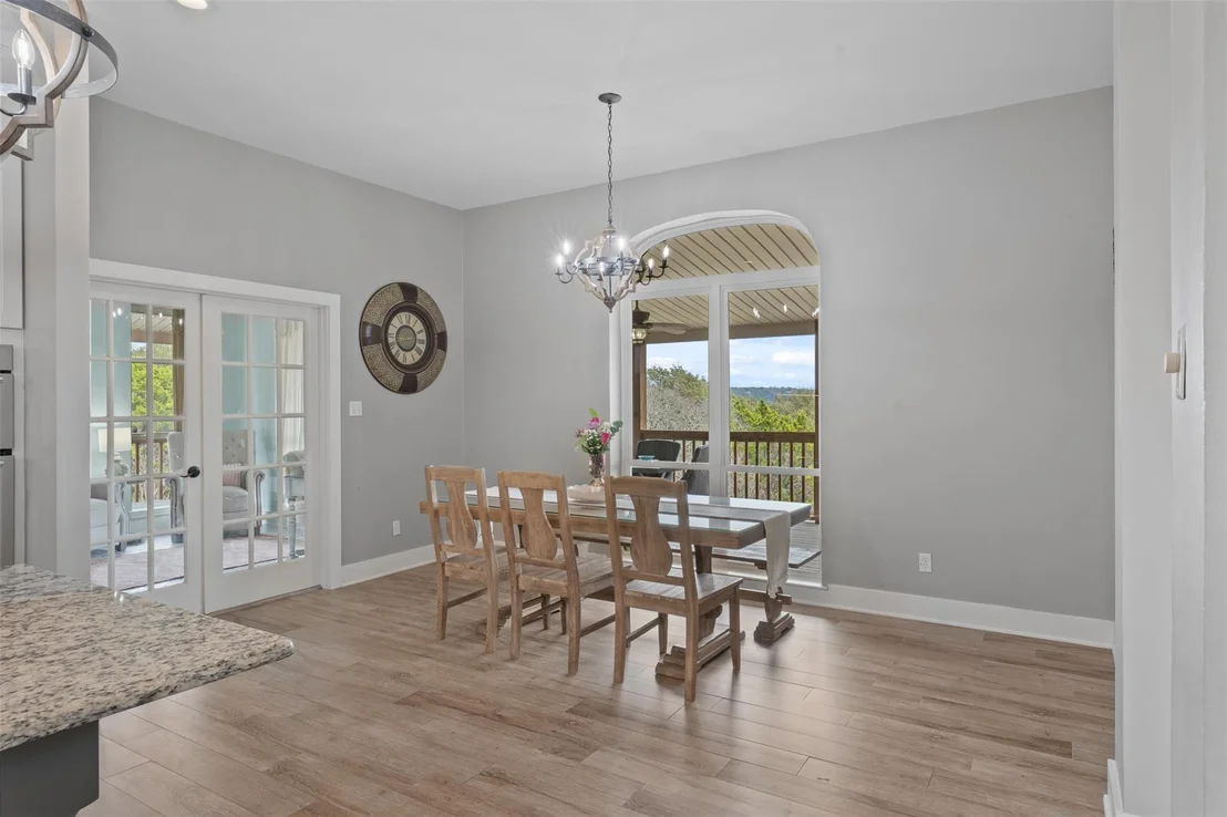 Photo of 5926 Lakeside DR