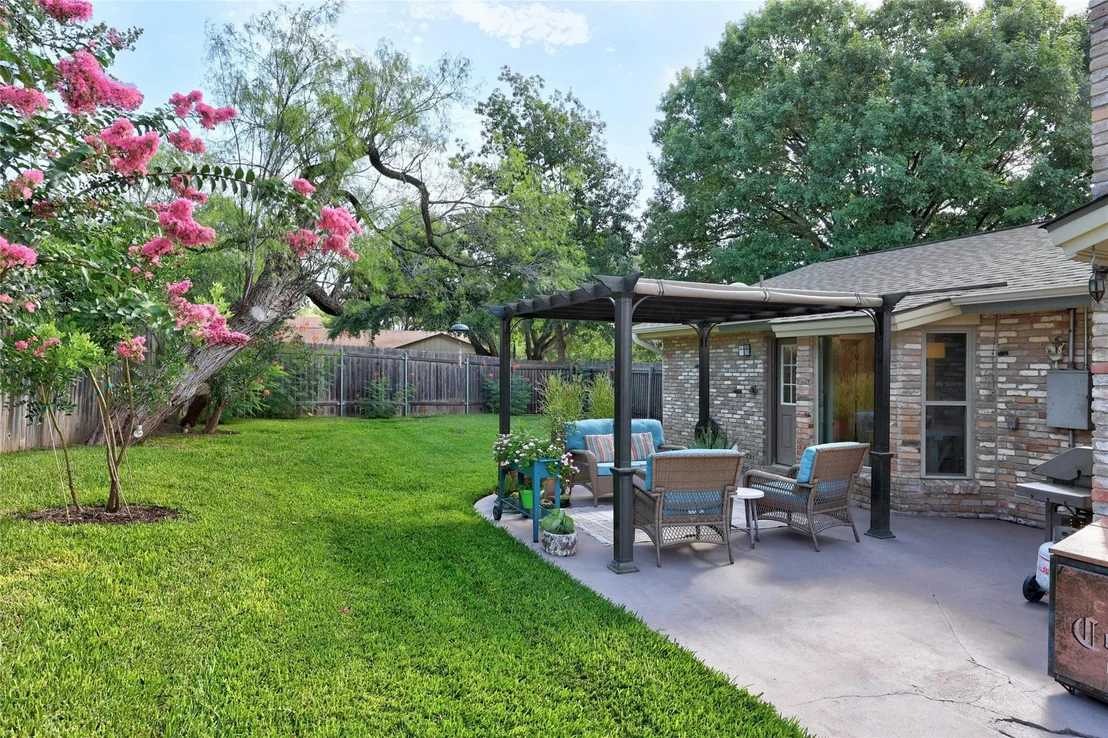 Photo of 5708 Bullard DR