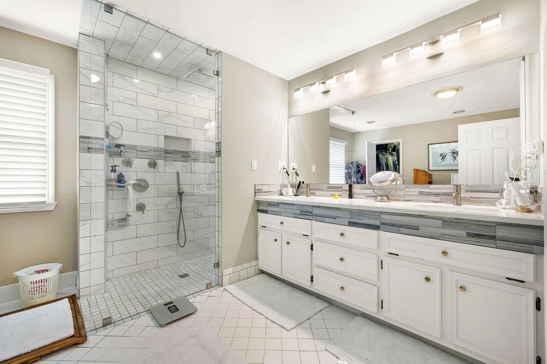 Photo of 7 Inwood CIR