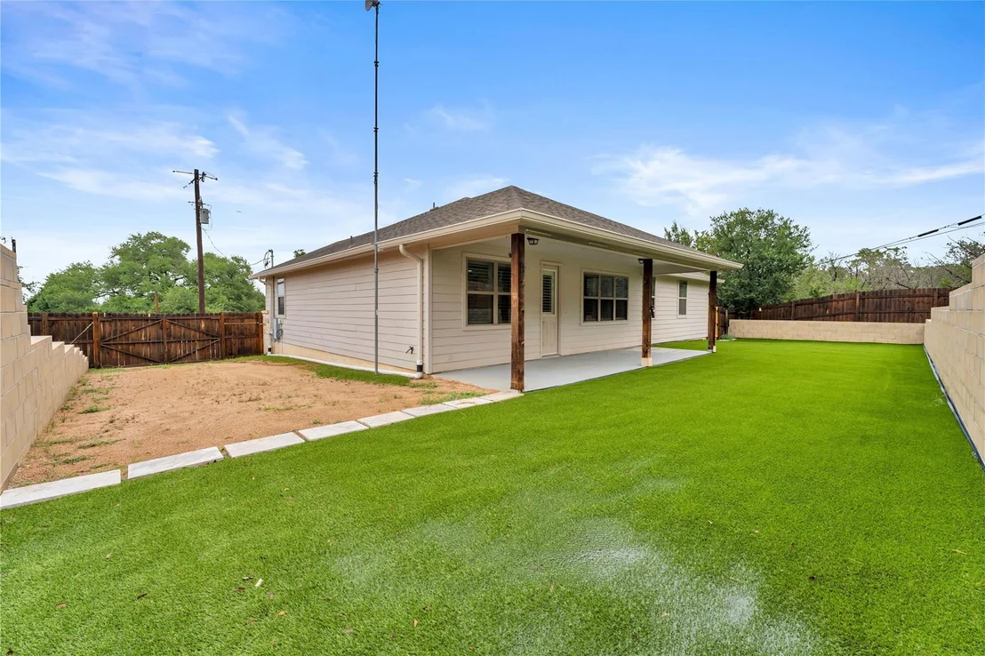 Photo of 511 Taylor DR