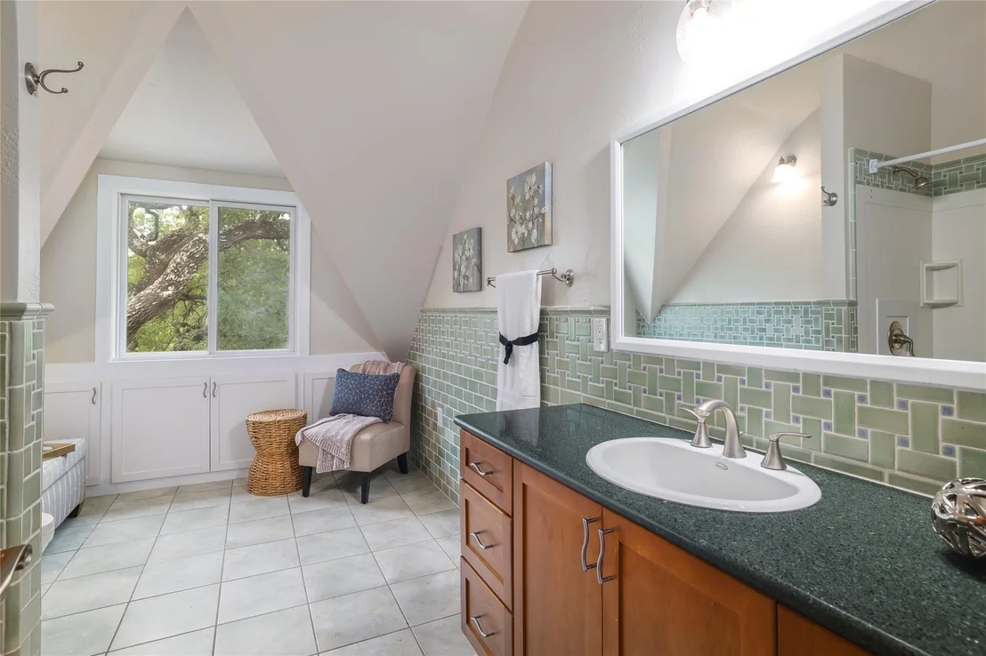 Photo of 16 Tall Oaks TRL