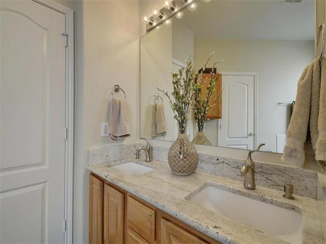 Photo of 2400 Nan LN