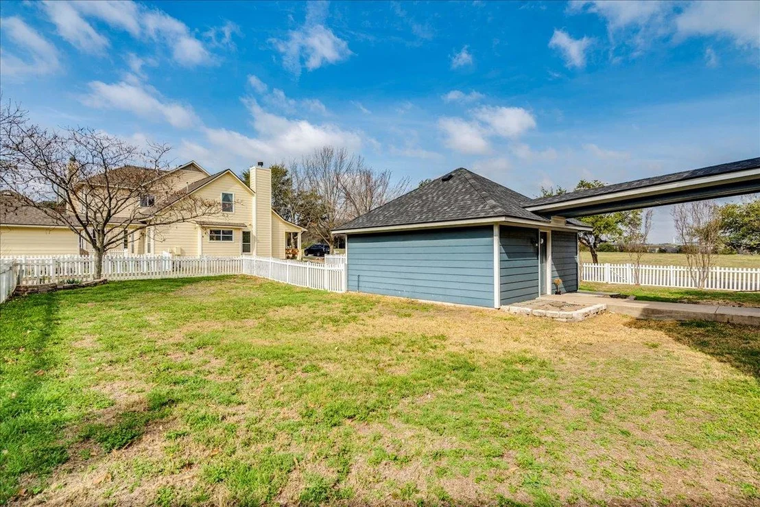 Photo of 1077 Fairway