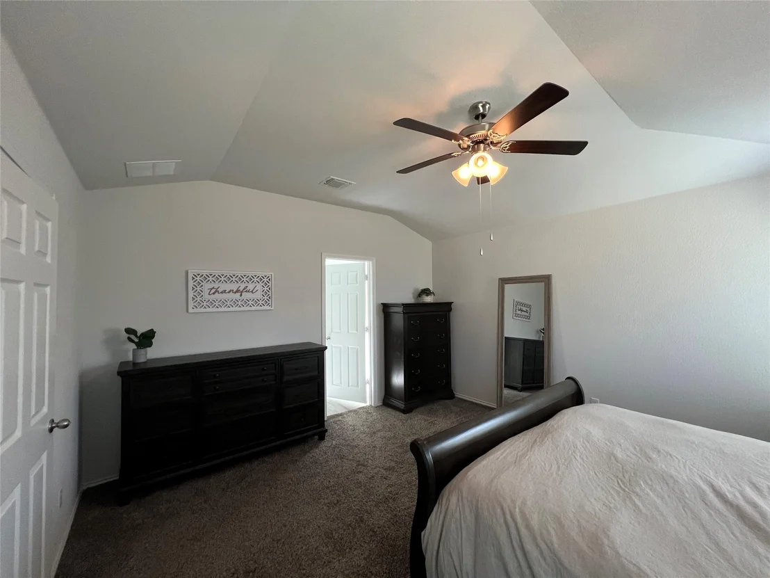 Photo of 212 Bainbridge DR
