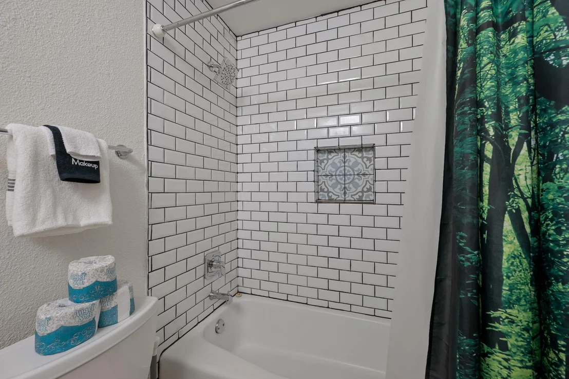Photo of 1913 Edgeware DR