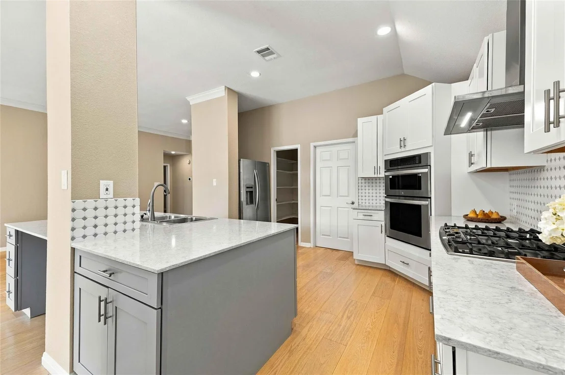 Photo of 10045 Planters Woods DR