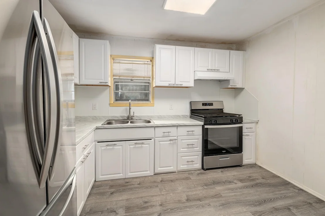 Photo of 4701 Leslie Ave