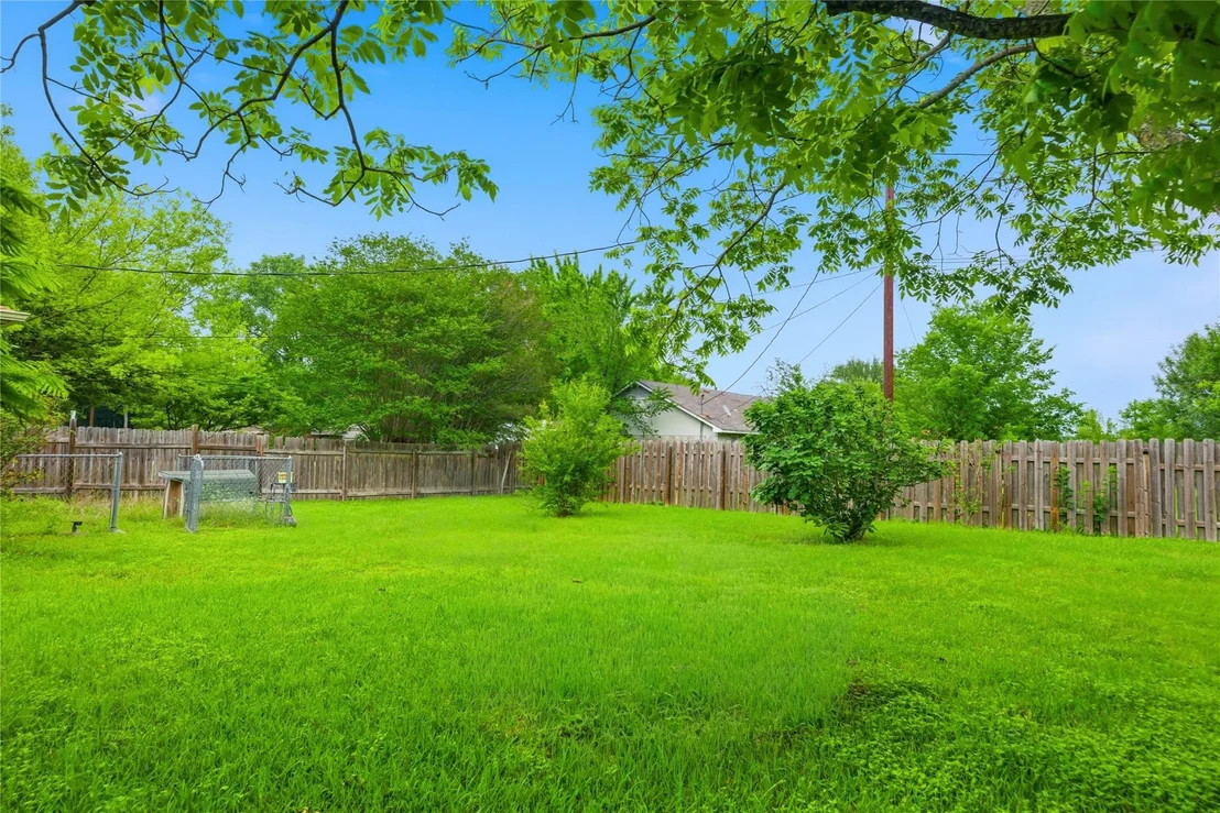 Photo of 1427 Crete LN