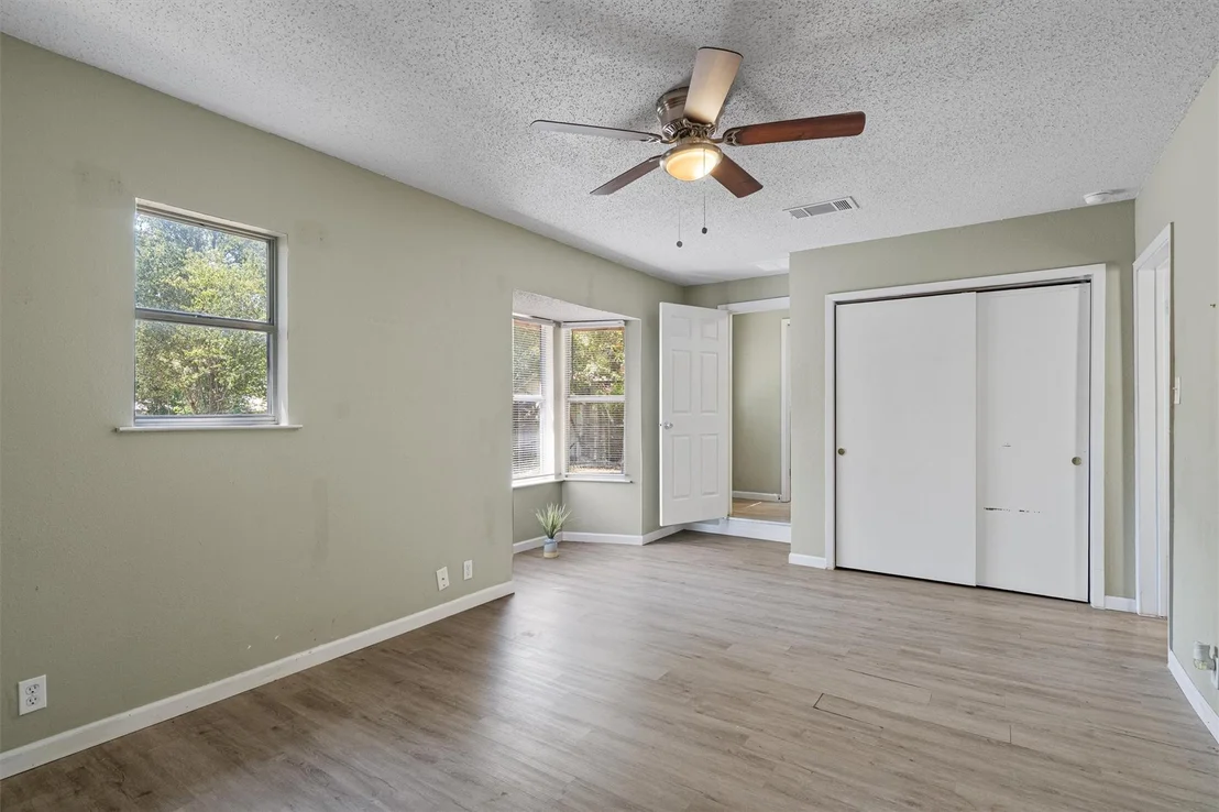 Photo of 1121 Lexington ST