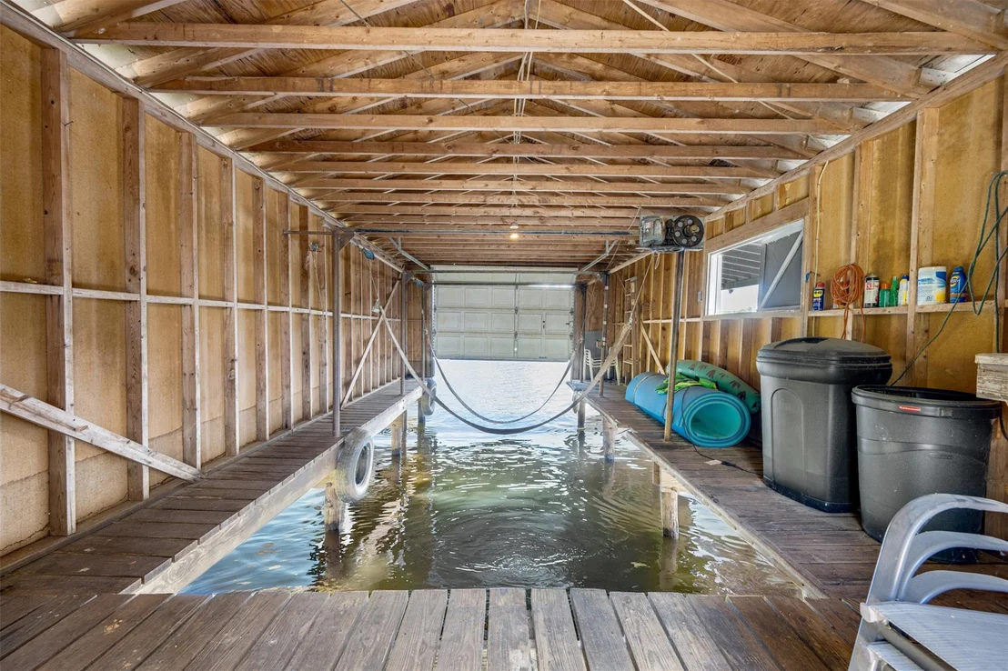 Photo of 23258 Edgewater DR