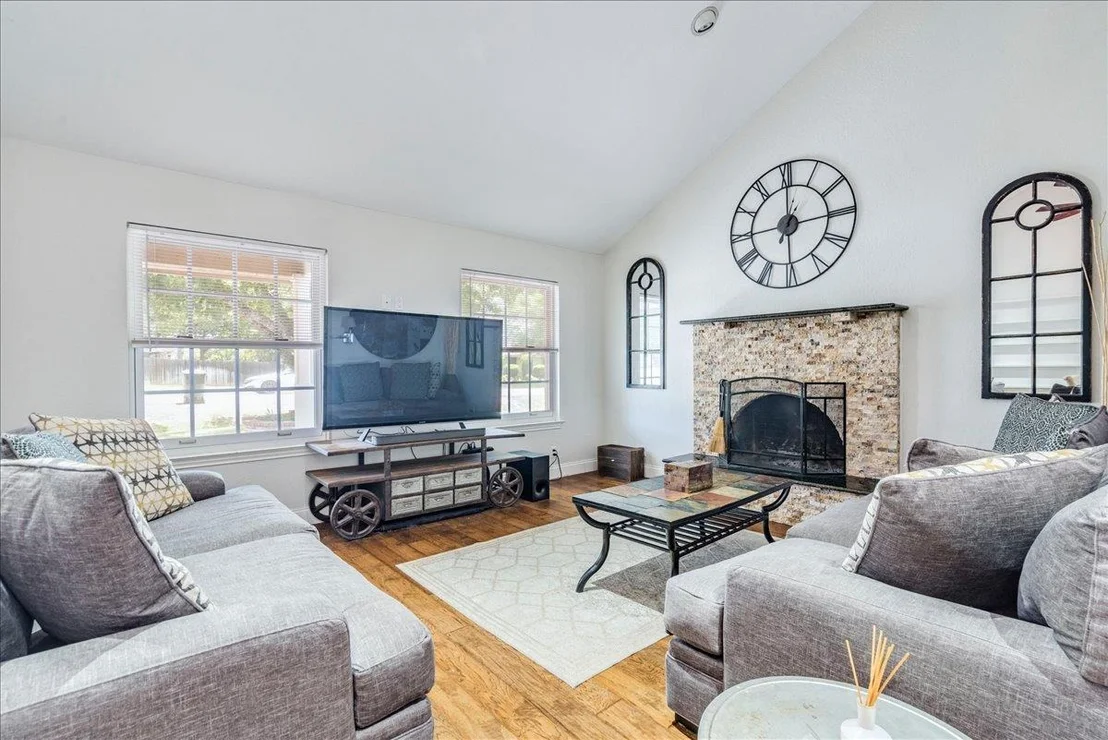 Photo of 301 Verbena DR