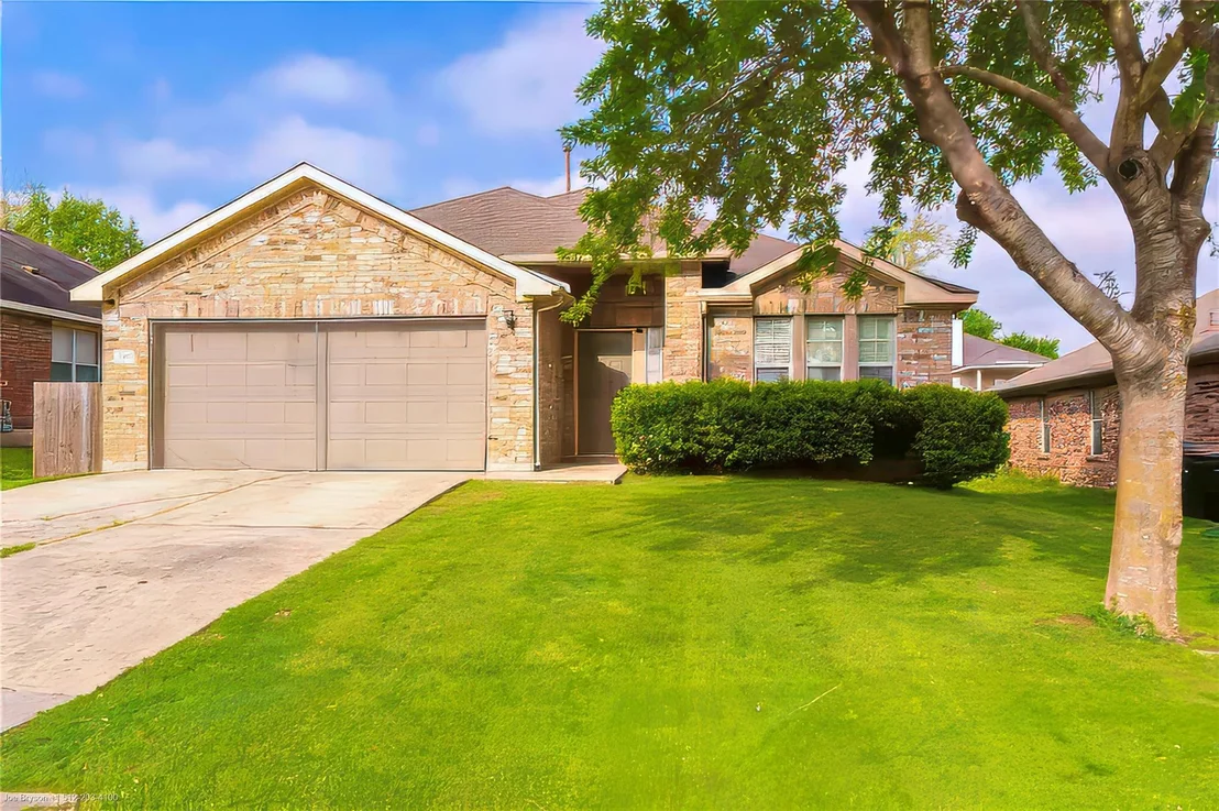 Photo of 249 Ashwood N
