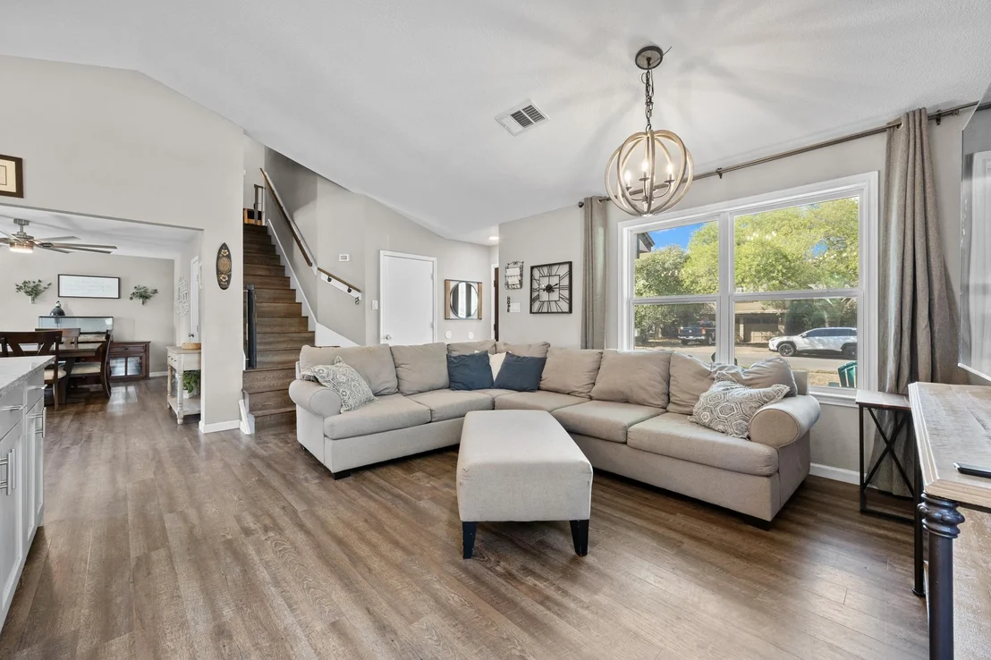 Photo of 806 Brook BND