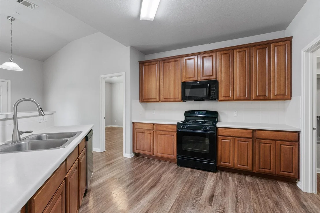 Photo of 198 Covent DR