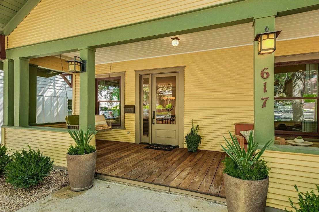 Photo of 617 Oakland Ave